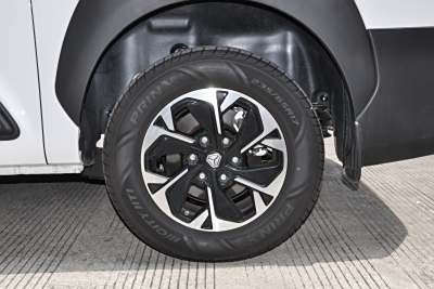 2025款 多功能PRO版 2.0T 自动短轴低顶-外观-图片-有驾