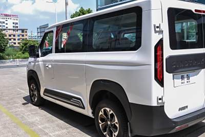 2025款 多功能PRO版 2.0T 自动短轴低顶-外观-图片-有驾