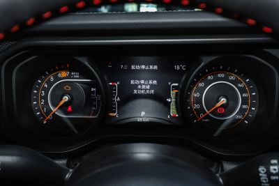 2024款 2.0T 罗宾汉两门版-内饰-图片-有驾