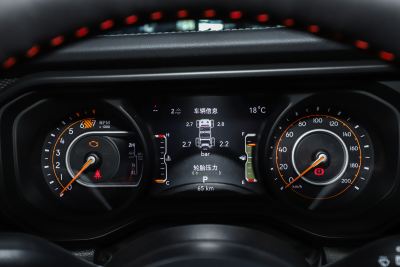 2024款 2.0T 罗宾汉两门版-内饰-图片-有驾