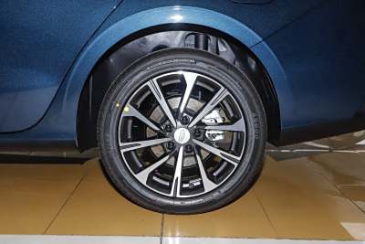 2026款 第4代 400万纪念款 1.5L CVT飞越型-外观-图片-有驾