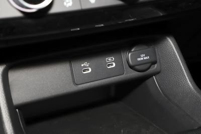 2025款 240TURBO CVT 智趣Plus-内饰-图片-有驾