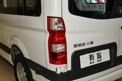 2023款 2.0T手动 长轴中顶 后单胎7座-外观-图片-有驾