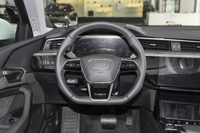 2021款 50 quattro 臻选型-内饰-图片-有驾