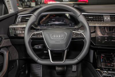 2021款 50 quattro 臻选型-内饰-图片-有驾