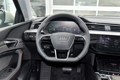 2021款 50 quattro 臻选型-内饰-图片-有驾