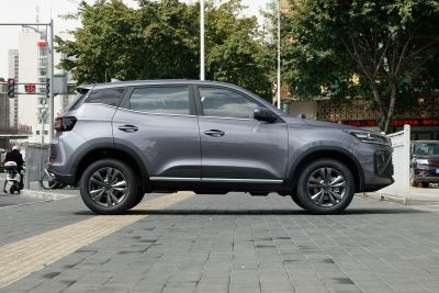 2025款 1.5L 手动豪华版-外观-图片-有驾