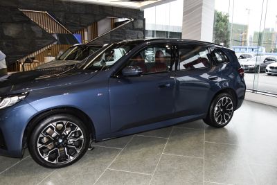 2026款 xDrive30L 领先型 M运动曜夜套装-外观-图片-有驾