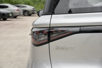 2025款 Mate 300km追风版-外观-图片-有驾