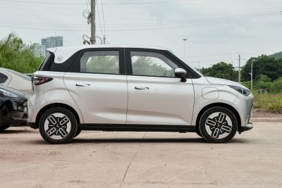 2025款 Mate 300km追风版-外观-图片-有驾