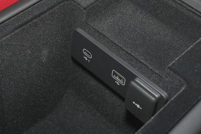 2025款 2.0T 250PS R-DYNAMIC 90周年典藏版-内饰-图片-有驾