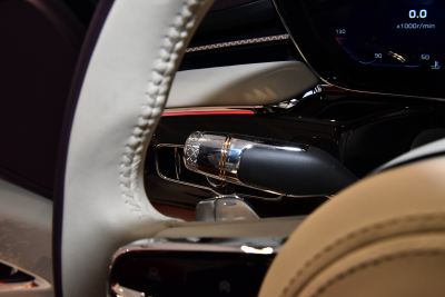 2024款 4.0T V8版-内饰-图片-有驾
