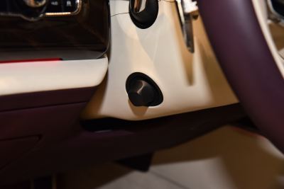 2024款 4.0T V8版-内饰-图片-有驾