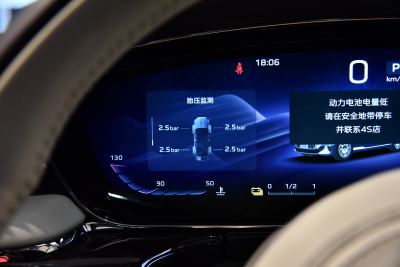 2024款 4.0T V8版-内饰-图片-有驾
