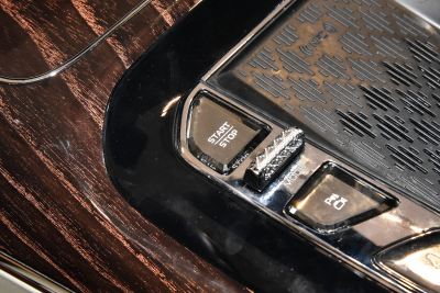 2024款 4.0T V8版-内饰-图片-有驾