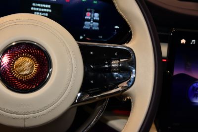 2024款 4.0T V8版-内饰-图片-有驾