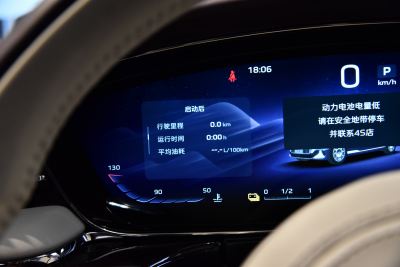 2024款 4.0T V8版-内饰-图片-有驾