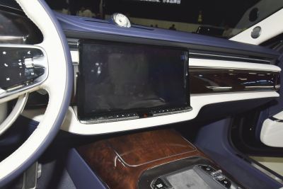 2024款 4.0T V8版-内饰-图片-有驾