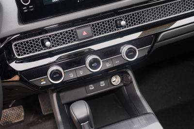 2025款 240TURBO CVT科技版-内饰-图片-有驾