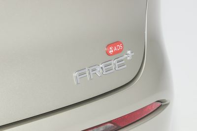 2025款 FREE+ 四驱基本型-外观-图片-有驾