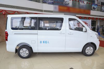 2023款 纯电动客车4525车长平顶背掀门6座60kW 41.86kWh-外观-图片-有驾