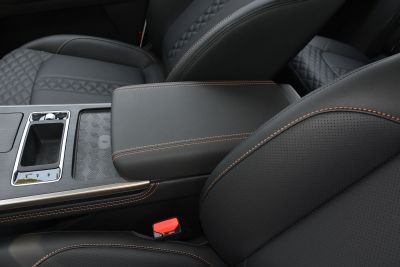 2021款 超能四驱版 1.6T 四驱超能2号-内饰-图片-有驾