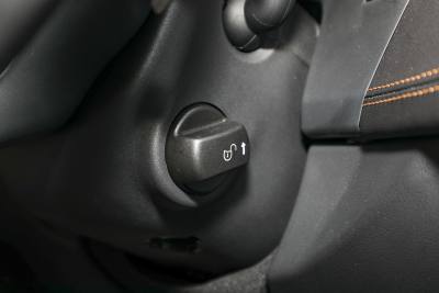 2024款 2.0T 250PS R-DYNAMIC S耀黑运动版-内饰-图片-有驾