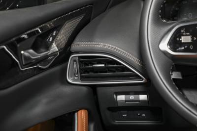 2024款 2.0T 250PS R-DYNAMIC S耀黑运动版-内饰-图片-有驾