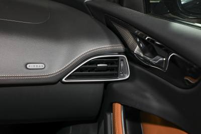 2024款 2.0T 250PS R-DYNAMIC S耀黑运动版-内饰-图片-有驾