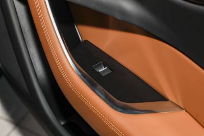2024款 2.0T 250PS R-DYNAMIC S耀黑运动版-内饰-图片-有驾