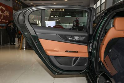 2024款 2.0T 250PS R-DYNAMIC S耀黑运动版-内饰-图片-有驾