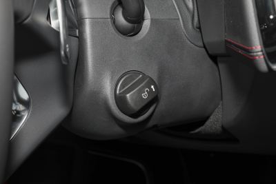2024款 2.0T 250PS R-DYNAMIC S耀黑运动版-内饰-图片-有驾