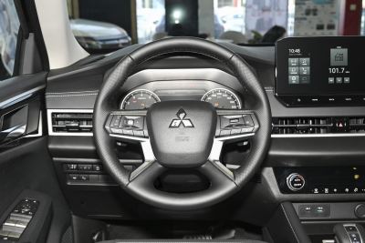 2023款 1.5T CVT四驱卓越版 5座-内饰-图片-有驾