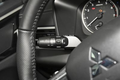 2023款 1.5T CVT四驱卓越版 5座-内饰-图片-有驾