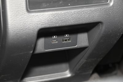 2023款 1.5T CVT四驱卓越版 5座-内饰-图片-有驾