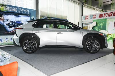 2022款 四驱高性能Premium版-外观-图片-有驾
