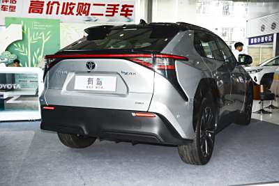 2022款 四驱高性能Premium版-外观-图片-有驾