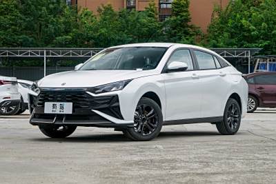 2025款 1.5L 自动超越版-外观-图片-有驾