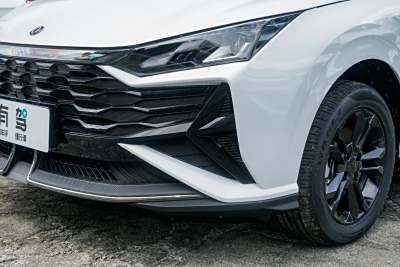 2025款 1.5L 自动超越版-外观-图片-有驾