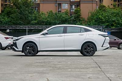 2025款 1.5L 自动超越版-外观-图片-有驾