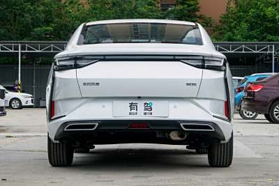 2025款 1.5L 自动超越版-外观-图片-有驾