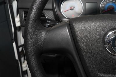 2019款 1.5L 330S 手动精典型厢式车 国VI-内饰-图片-有驾