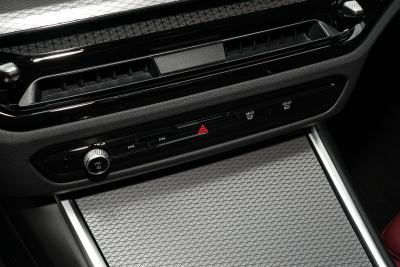 2026款 330Li M运动曜夜套装-内饰-图片-有驾