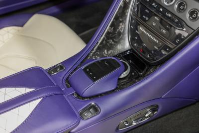 2022款 DBS Superleggera V12 Volante Q定制幻彩光谱蓝-内饰-图片-有驾