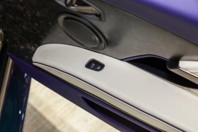 2022款 DBS Superleggera V12 Volante Q定制幻彩光谱蓝-内饰-图片-有驾