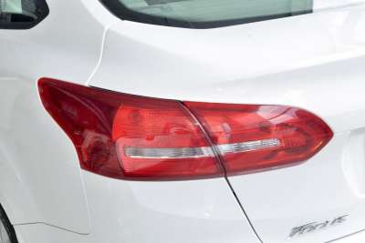 2015款 三厢 1.6L 手动舒适型-外观-图片-有驾