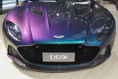 2022款 DBS Superleggera V12 Volante Q定制幻彩光谱蓝-外观-图片-有驾