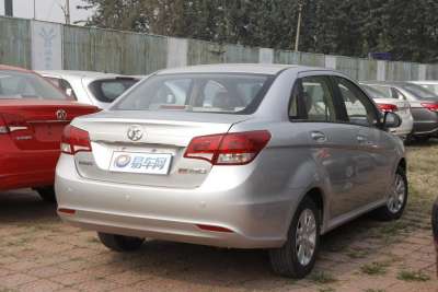 2013款 三厢 1.5L 自动乐天版-外观-图片-有驾