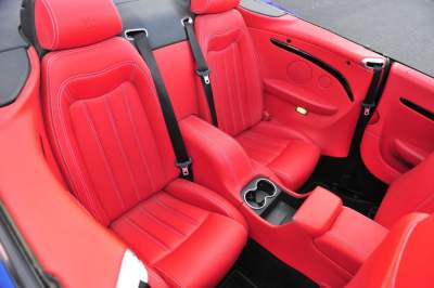 2010款 4.7L Automatic-空间-图片-有驾