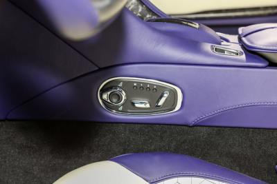 2022款 DBS Superleggera V12 Volante Q定制幻彩光谱蓝-内饰-图片-有驾